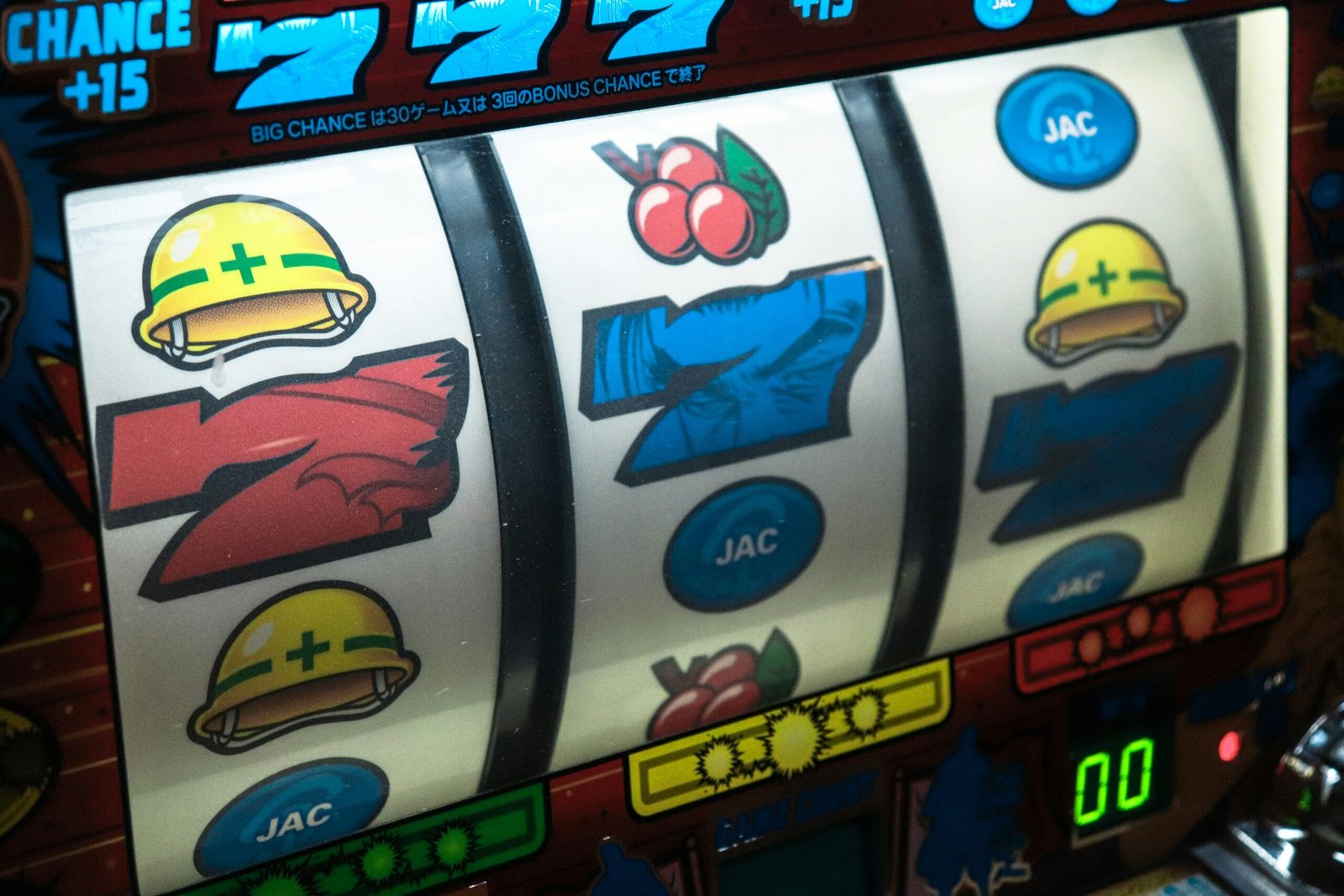 slot machine displaying three seven